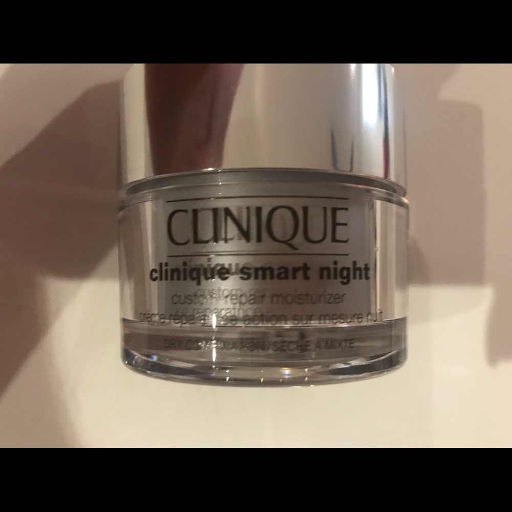 New CLINIQUE Smart Night Repair Moisturizer 1oz